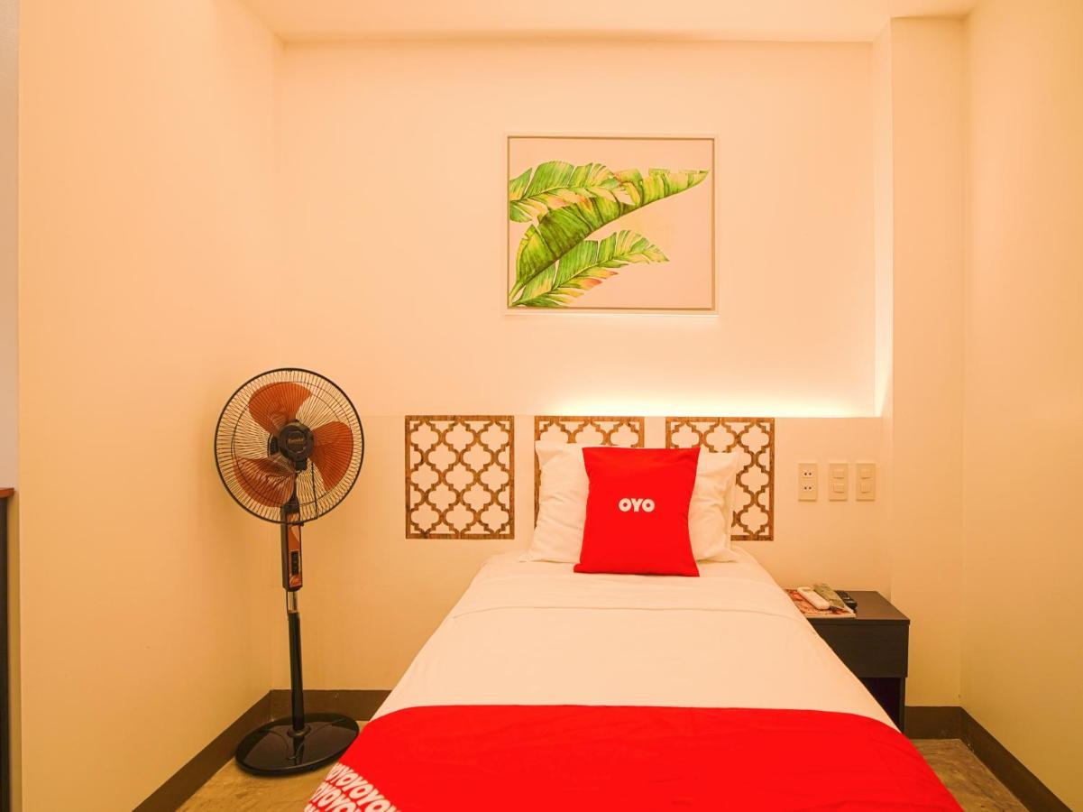 Capital O Oyo 785 The Greenhive Hotel Ibaan Ngoại thất bức ảnh