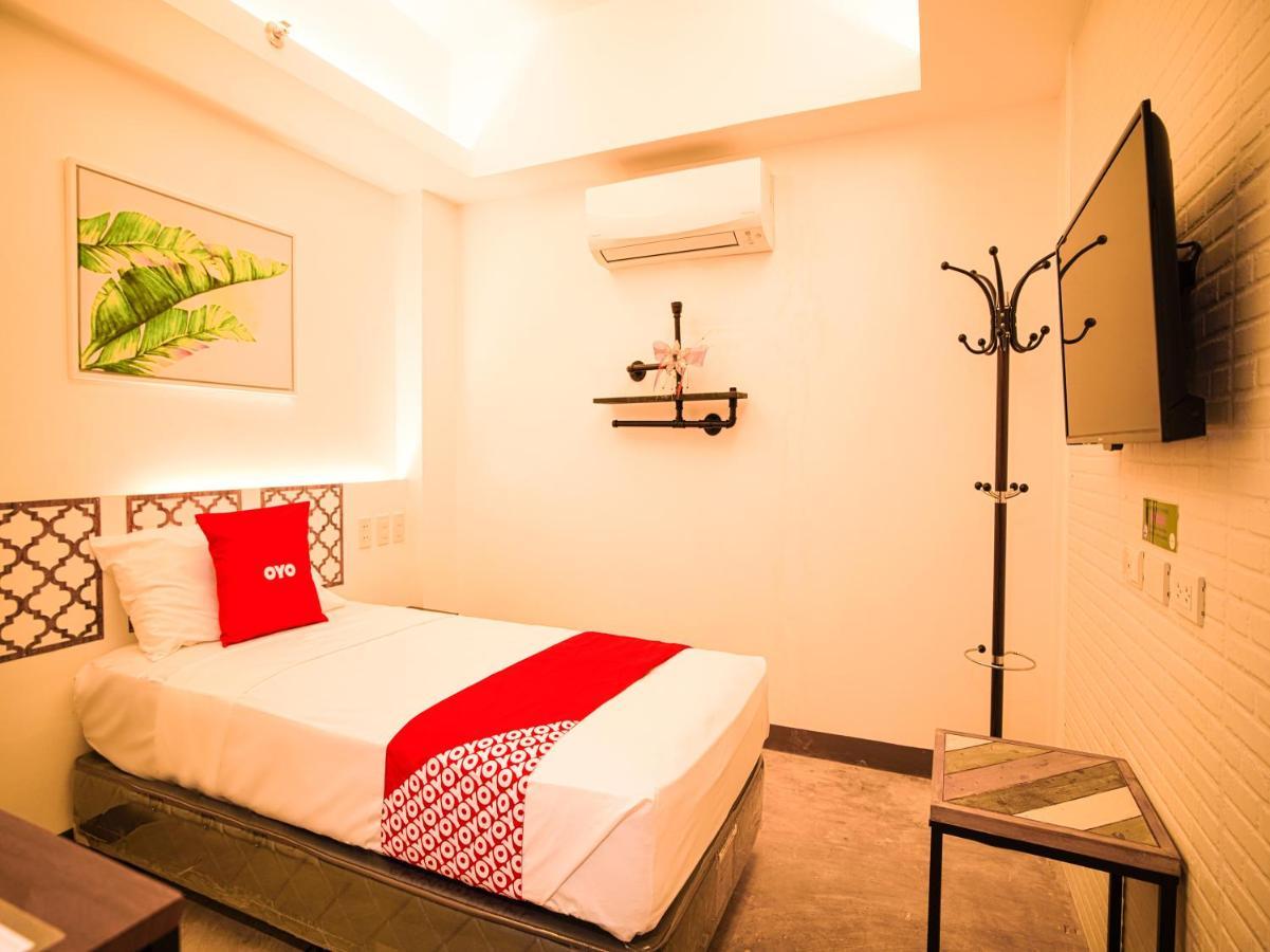 Capital O Oyo 785 The Greenhive Hotel Ibaan Ngoại thất bức ảnh