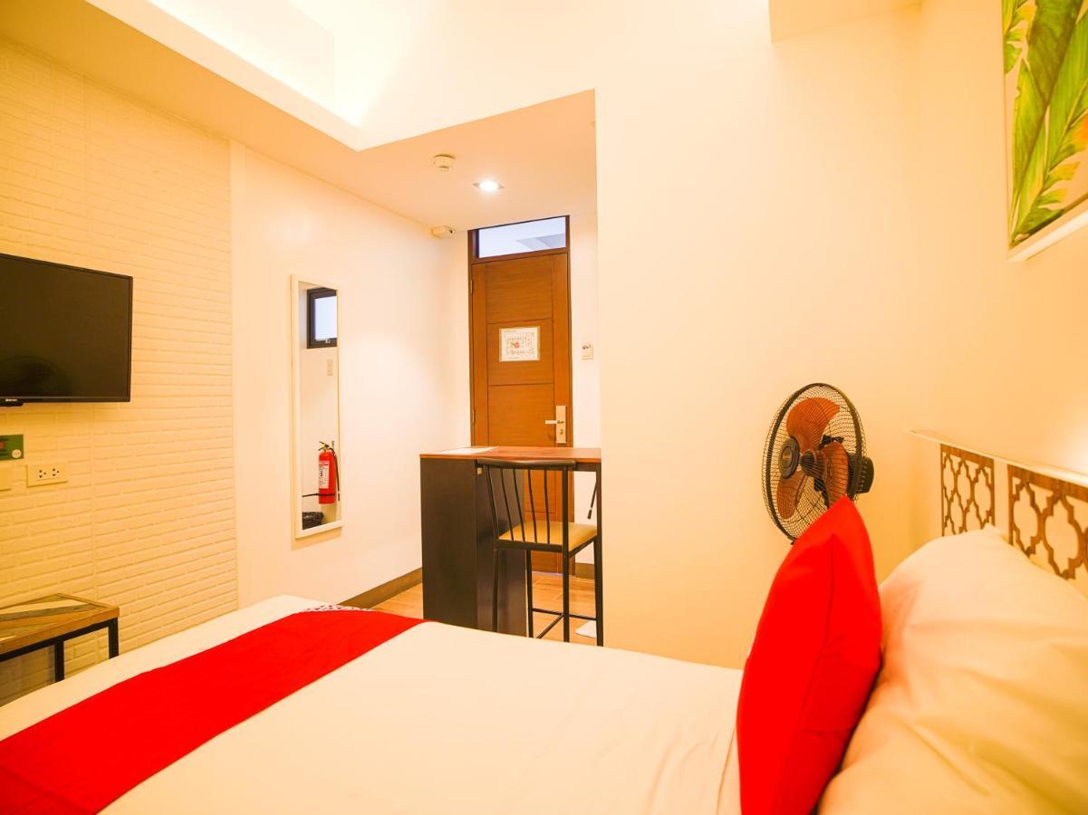 Capital O Oyo 785 The Greenhive Hotel Ibaan Ngoại thất bức ảnh